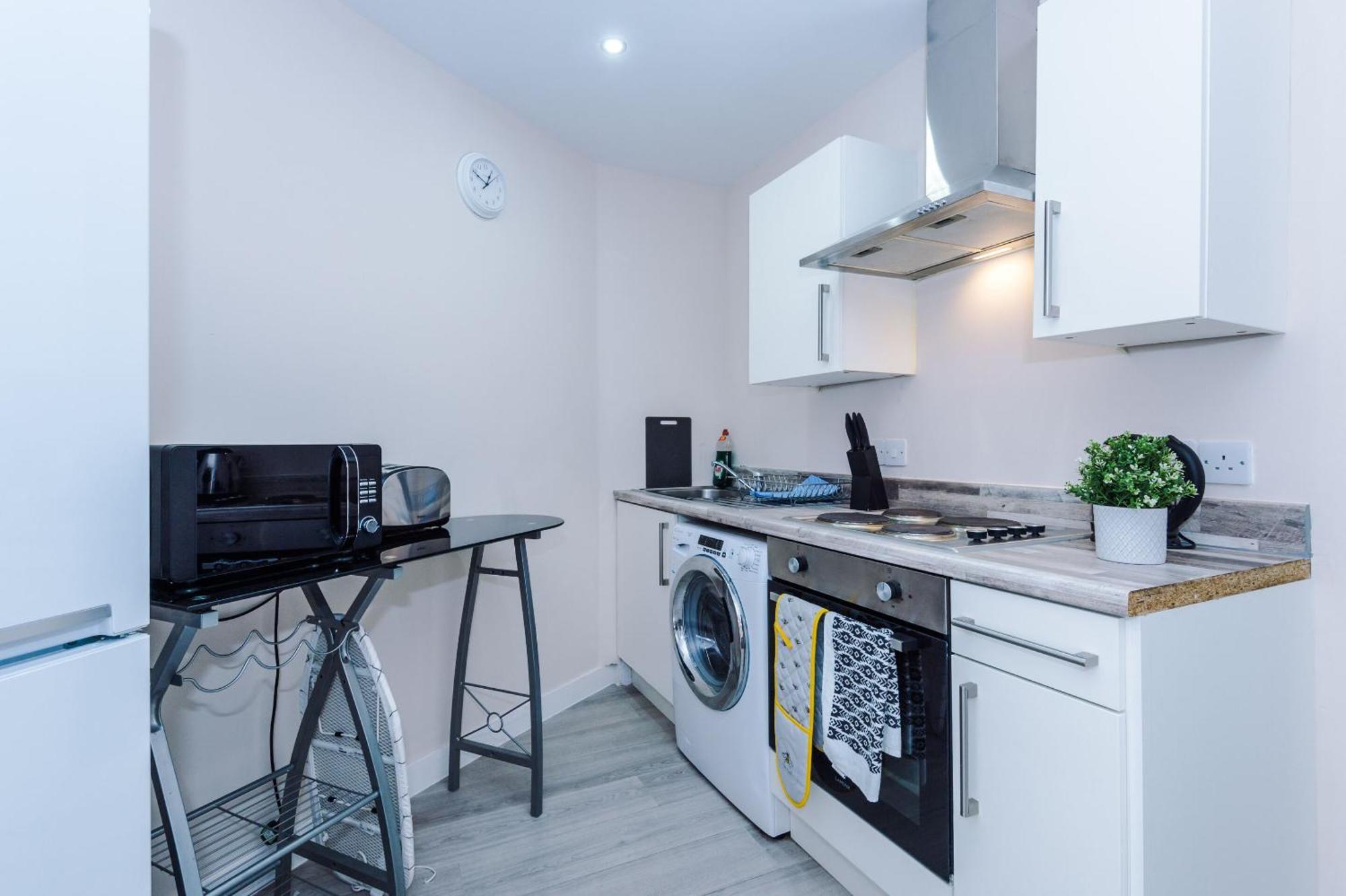 Opp Liverpool - Perfect For Contractors And Travellers, Big Savings Booking 4 Nights Or More! Lejlighed Værelse billede
